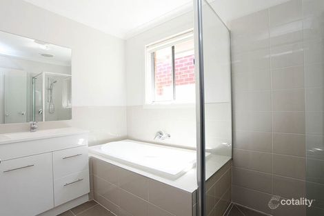 Property photo of 2 Owl Road Doreen VIC 3754