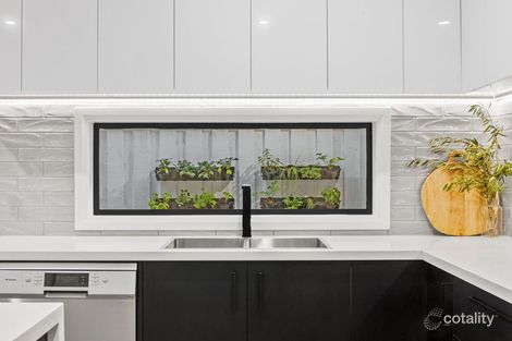 Property photo of 10 Holbrook Drive Armstrong Creek VIC 3217