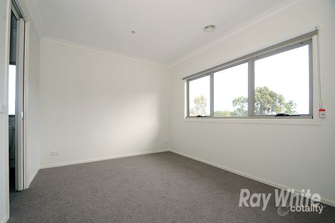 Property photo of 2/4 Colebrook Avenue Mount Waverley VIC 3149