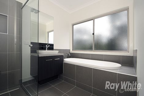 Property photo of 2/4 Colebrook Avenue Mount Waverley VIC 3149