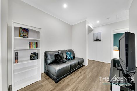 Property photo of 11 Kangaroo Crescent Aintree VIC 3336
