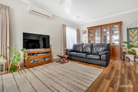 Property photo of 37 Mountleigh Circuit Craigieburn VIC 3064