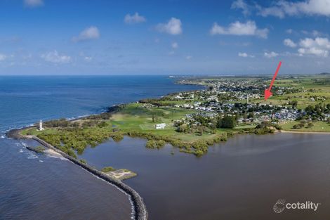 32 Zunker St, Burnett Heads, QLD 4670