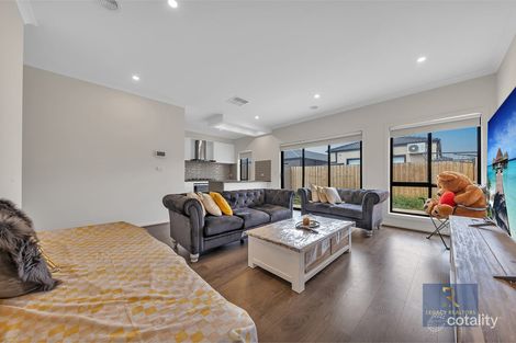 10 Lord St, Thornhill Park, VIC 3335