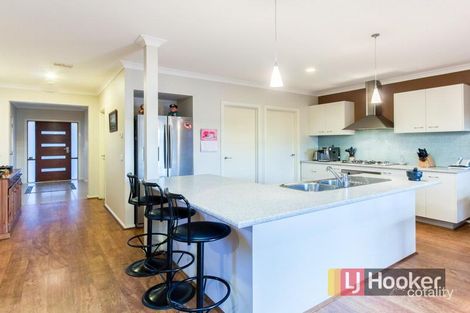 Property photo of 100 Sandalwood Drive Pakenham VIC 3810