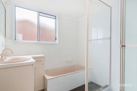 Property photo of 28 Oxley Drive Paradise Point QLD 4216