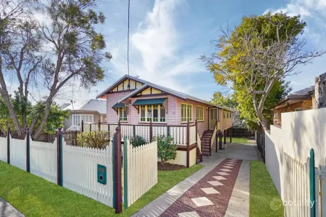 13 Fisher Ave, Southport, QLD 4215