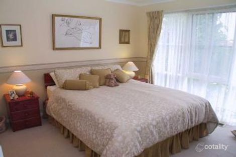 Property photo of 10 Waterloo Place Rowville VIC 3178