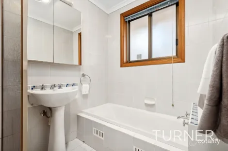 Property photo of 2 Robert Court Salisbury SA 5108