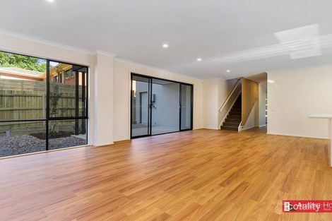 Property photo of 1/11 Pentlowe Avenue Templestowe Lower VIC 3107