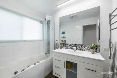 Property photo of 32 Summit Drive Banora Point NSW 2486