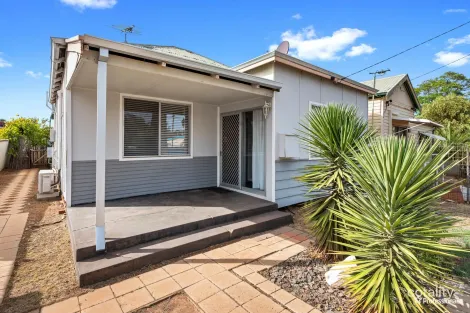 15 Addis St, Lamington, WA 6430