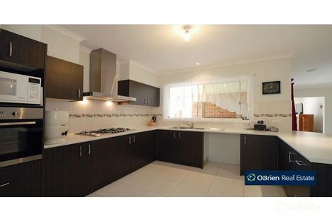 Property photo of 3 Amstel Mews Cranbourne VIC 3977