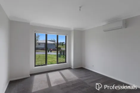 Property photo of 39 Muttama Parade Gobbagombalin NSW 2650