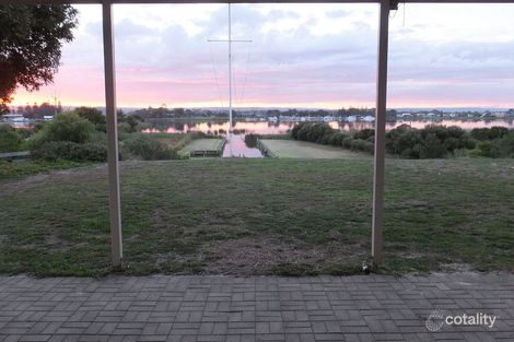 Property photo of 1 Randell Road Hindmarsh Island SA 5214