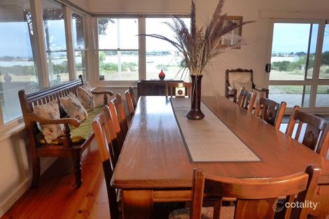 Property photo of 1 Randell Road Hindmarsh Island SA 5214