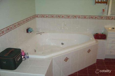 Property photo of 46 Yvonne Crescent Mount Warren Park QLD 4207