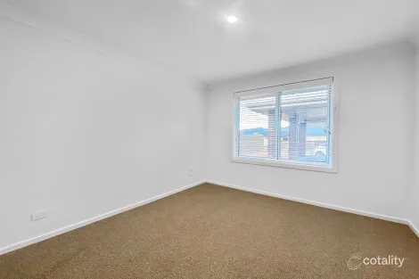 Property photo of 18A Davis Crescent Caerleon NSW 2850