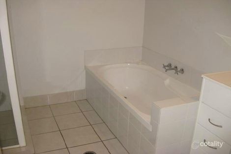 Property photo of 2/4 Pilar Court Molendinar QLD 4214