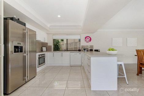 Property photo of 10 Maslin Chase Pacific Pines QLD 4211
