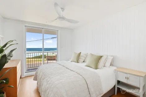 Property photo of 69 Carrington Parade Curl Curl NSW 2096