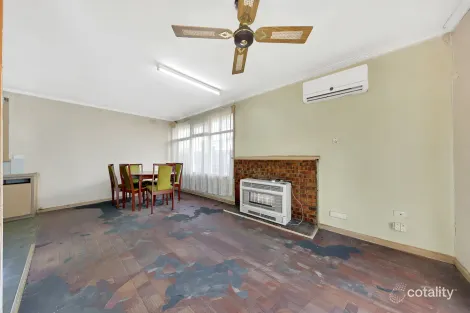 Property photo of 36 Broadmeadows Road Tullamarine VIC 3043