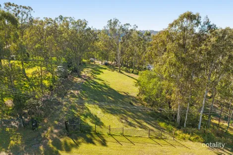 8-10 Charles Cl, Kooralbyn, QLD 4285