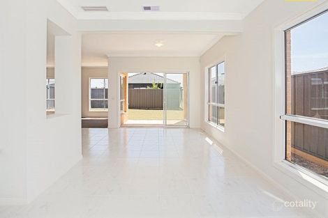 Property photo of 23 Enterprise Circuit Fraser Rise VIC 3336