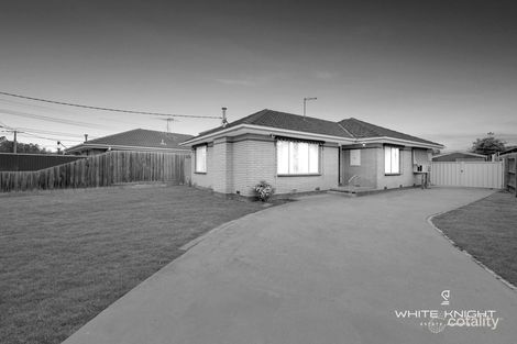 Property photo of 16 Runcorn Crescent Deer Park VIC 3023