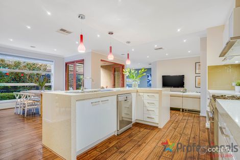 Property photo of 16 Ashbury Grove Hillside VIC 3037