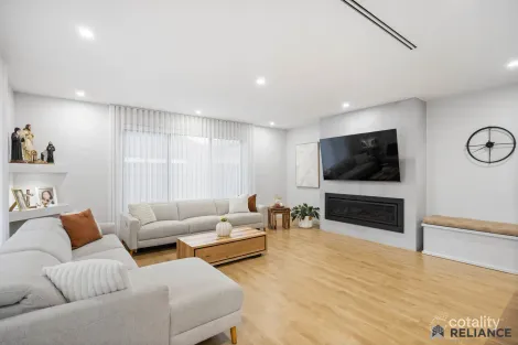 Property photo of 18 Lunar Drive Greenvale VIC 3059