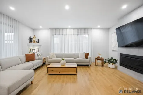 Property photo of 18 Lunar Drive Greenvale VIC 3059