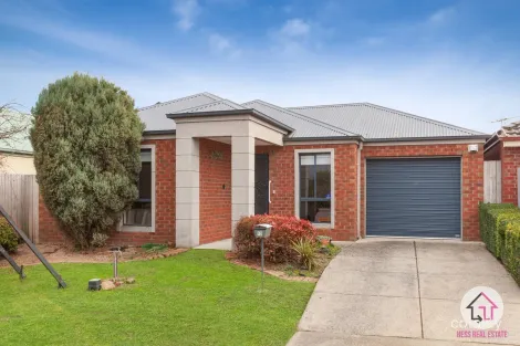 Property photo of 12 Alan Drive Wallan VIC 3756