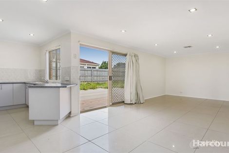 Property photo of 32 Kershaw Drive Narre Warren South VIC 3805