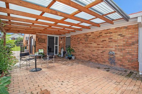 Property photo of 2/195 Central Street Labrador QLD 4215