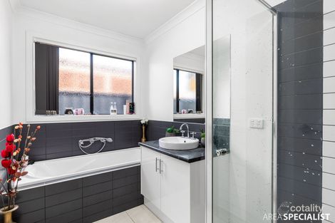 Property photo of 50 Clarafield Crescent Tarneit VIC 3029