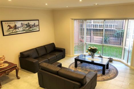 Property photo of 43 Fairlie Avenue Macleod VIC 3085