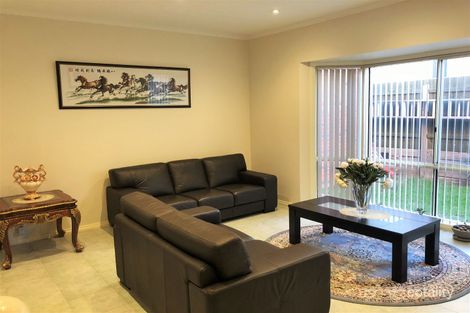 Property photo of 43 Fairlie Avenue Macleod VIC 3085