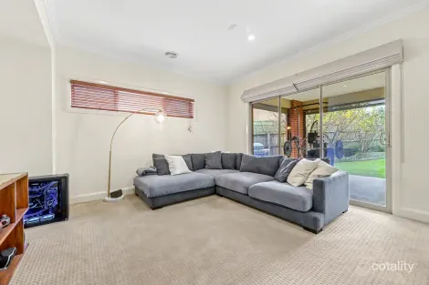 Property photo of 5 Redmore Court Berwick VIC 3806
