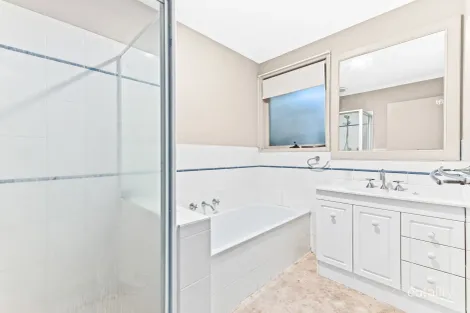 Property photo of 152 Clarendon Street Cranbourne VIC 3977