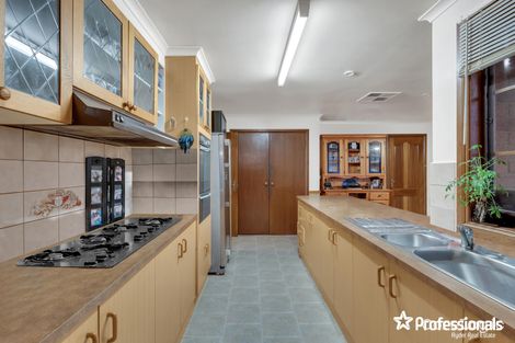 Property photo of 33 Greenhills Drive Kurunjang VIC 3337