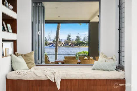 Property photo of 46 Brittanic Crescent Paradise Point QLD 4216