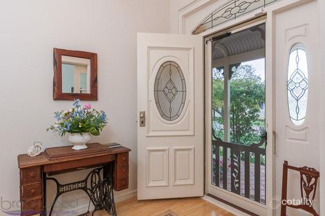 Property photo of 5 Gum Grove Guildford WA 6055