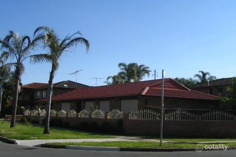 1 Kingfisher Ave, Bossley Park, NSW 2176