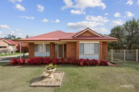 Property photo of 1/5-7 Old Mill Road Mansfield VIC 3722