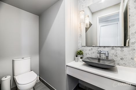 Property photo of 25 Excalibur Street Berwick VIC 3806