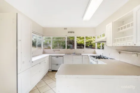 Property photo of 180 Derwent Avenue Lindisfarne TAS 7015