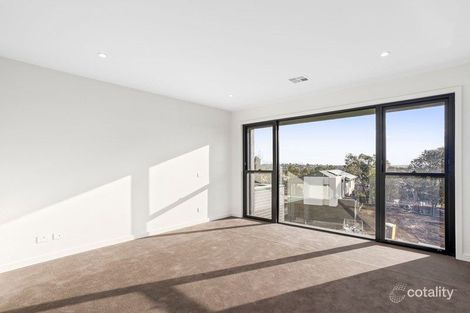 Property photo of 8 Lightwood Way Doncaster VIC 3108