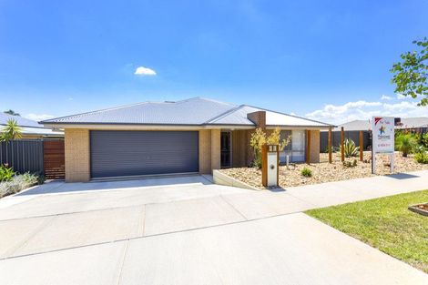 Property photo of 23 Silky Oak Avenue Wodonga VIC 3690