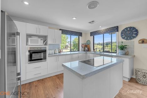 Property photo of 2 Don Peters Place Clifton Grove NSW 2800